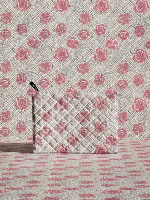 Eau Rose pouch - Medium