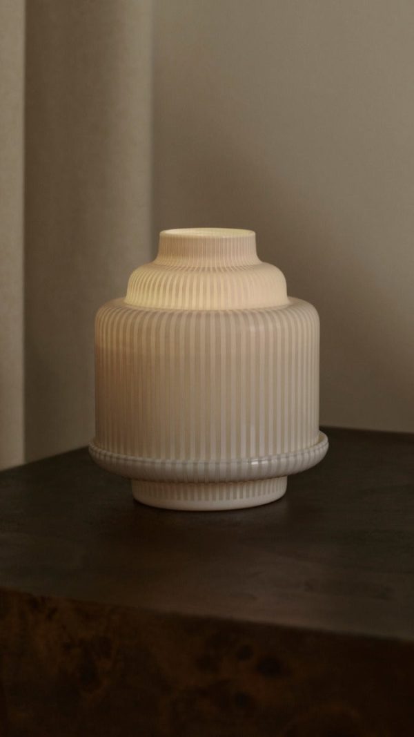 White Pyramid candle holder - For classic candles